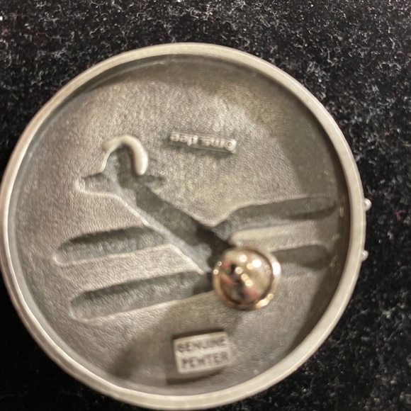 Ms Dee Airplane Pin - Picture 3 of 4